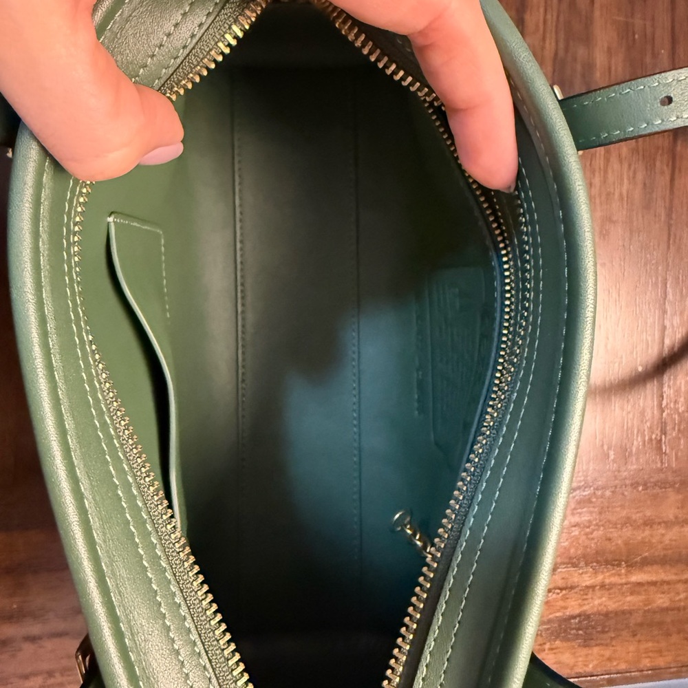 Coach Swing Zip - Picture 6 of 7